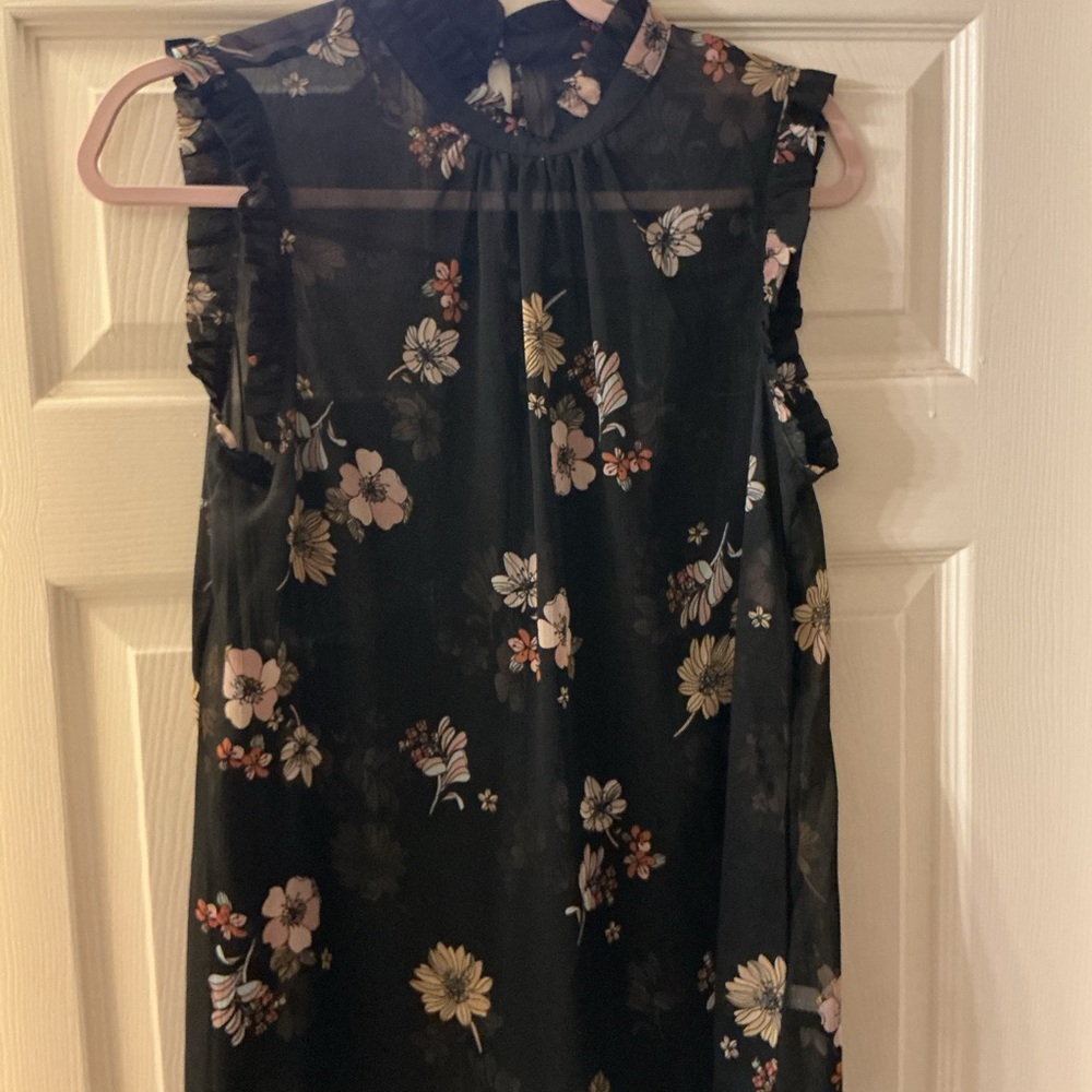 Who What Wear Black Ruffled Sleeveless Blouse